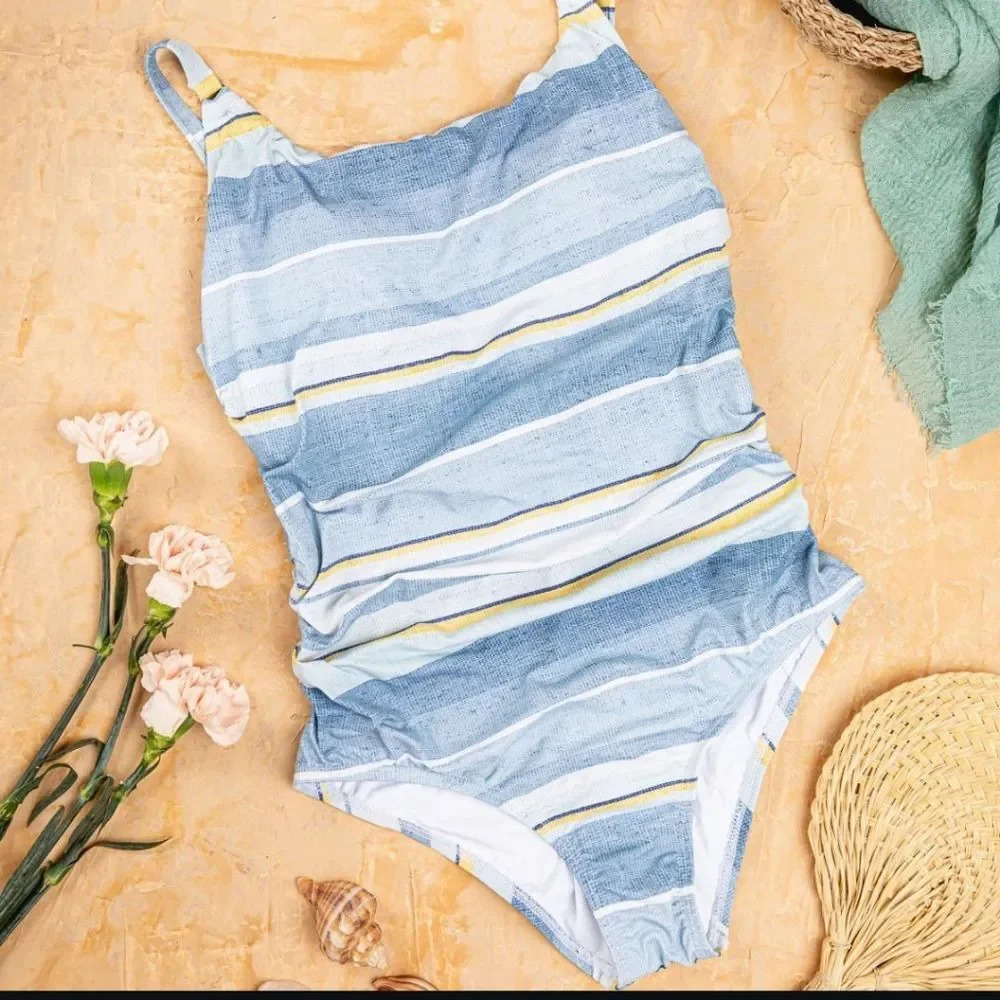 Jantzen Sail Away Twist Front striped Women's one piece swimsuit  Size 8